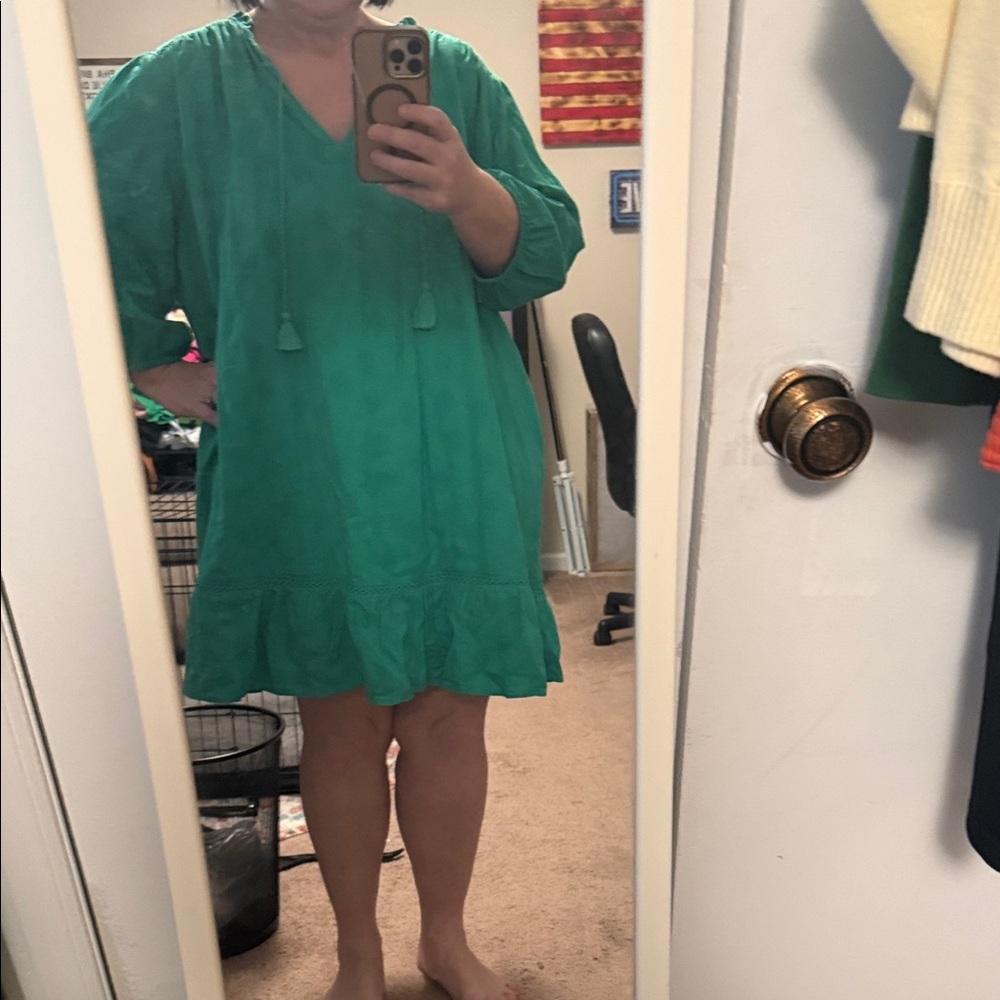Crown & Ivy Vibrant Green Midi Dress